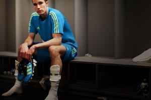 开云体育下载-季后赛抢七之夜，当乔治在悬崖边拔剑出鞘