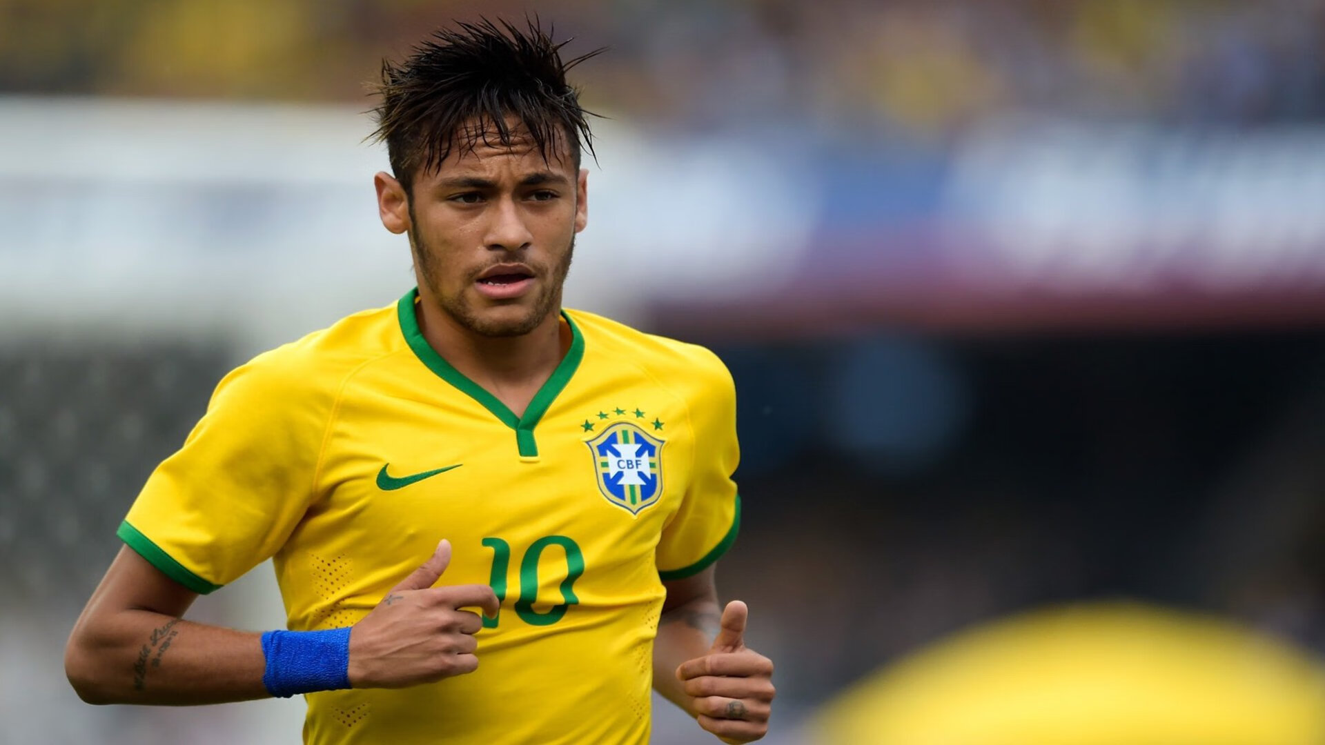 楚阿梅尼爆发，绿茵场上的血拼，映照加拿大足球的觉醒之路