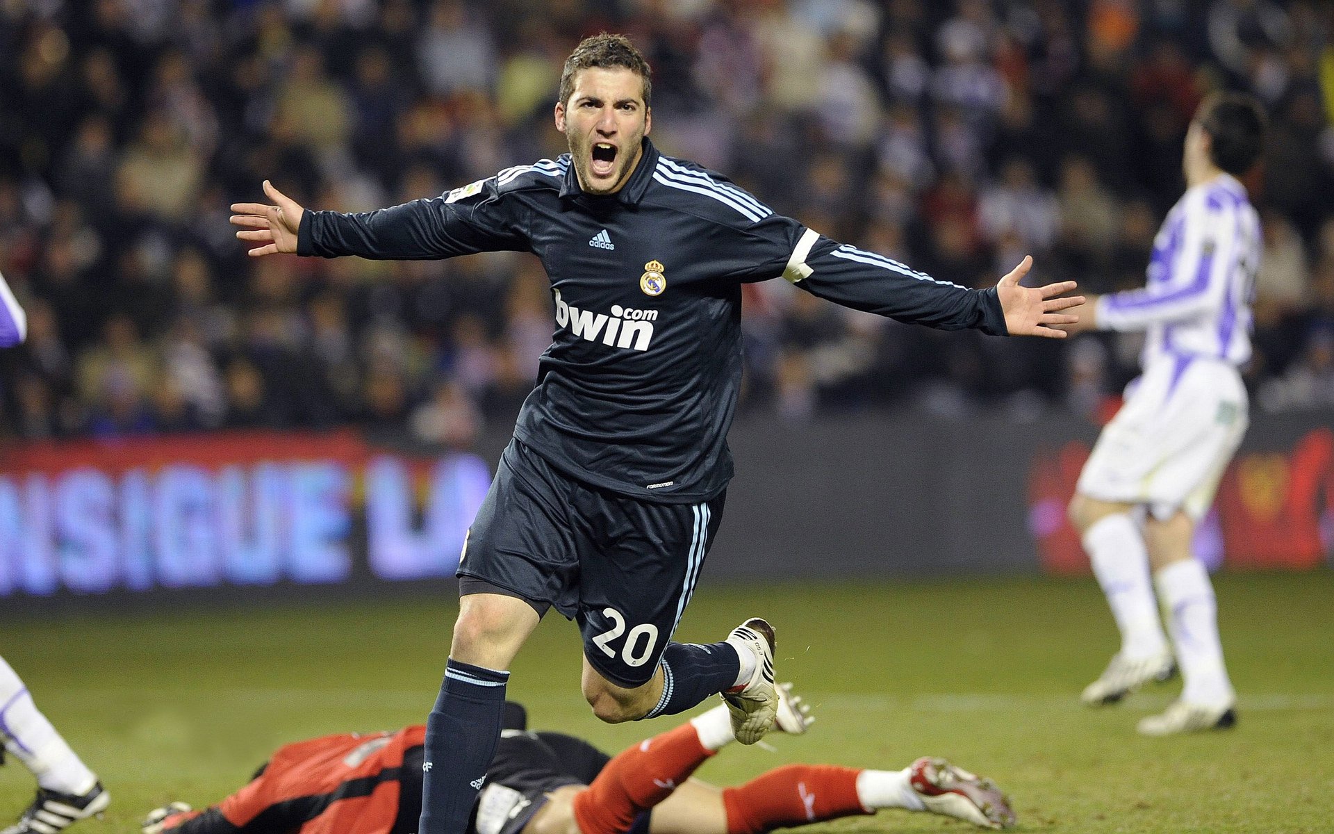 欧冠淘汰赛之夜，拉什福德持续制造杀伤，红魔利刃的进化与担当